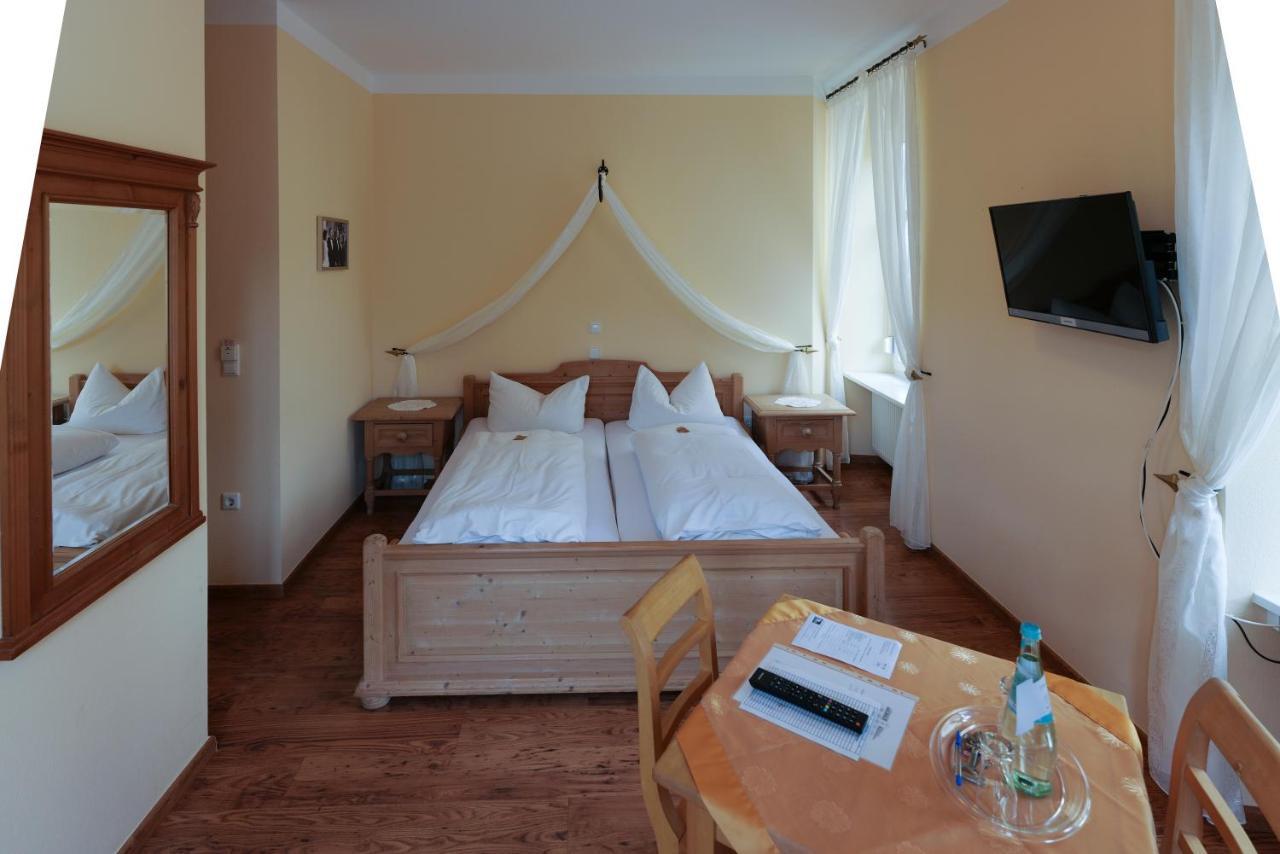 Hotel Alte Buergermeisterei Ediger-Eller Exteriör bild