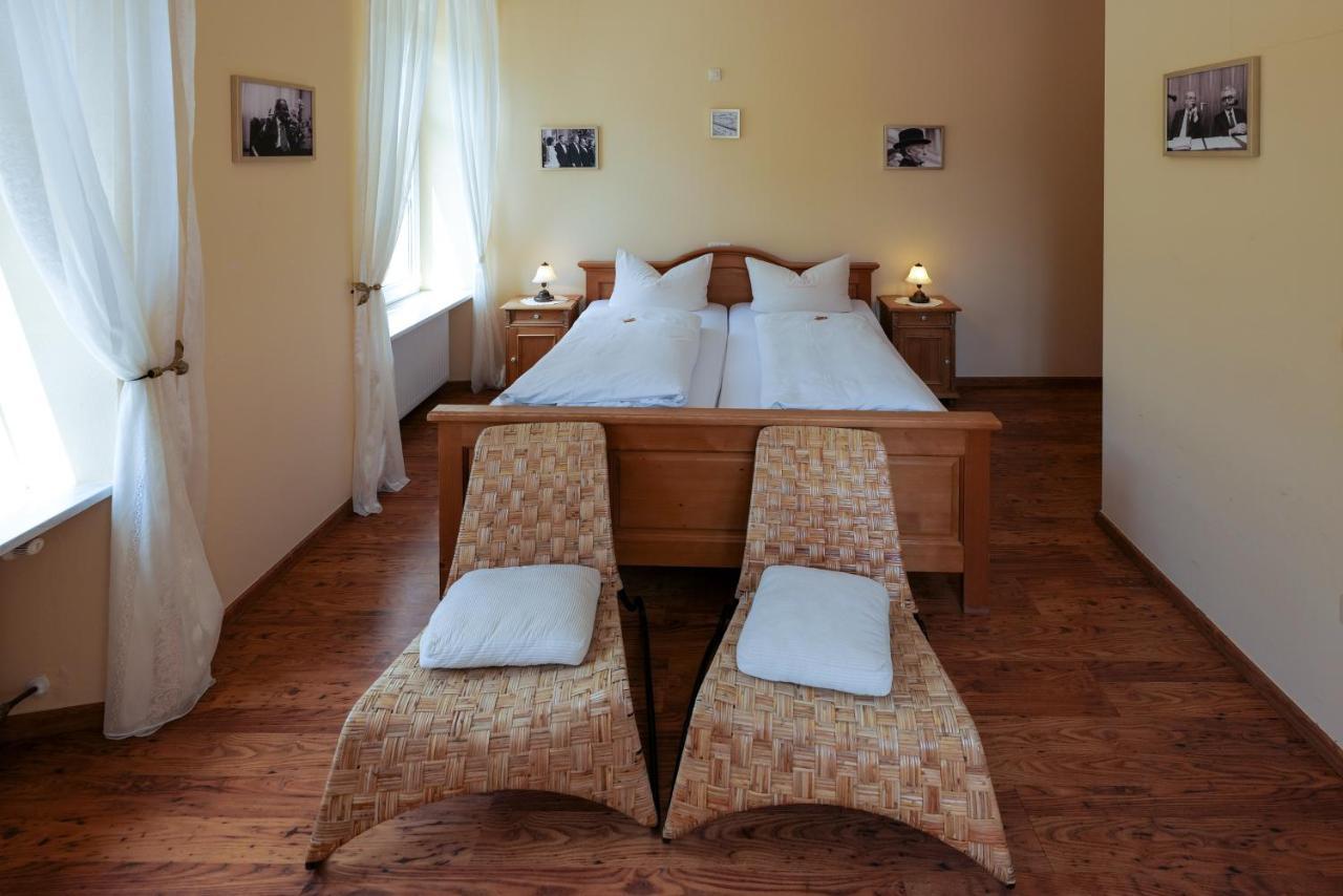 Hotel Alte Buergermeisterei Ediger-Eller Exteriör bild